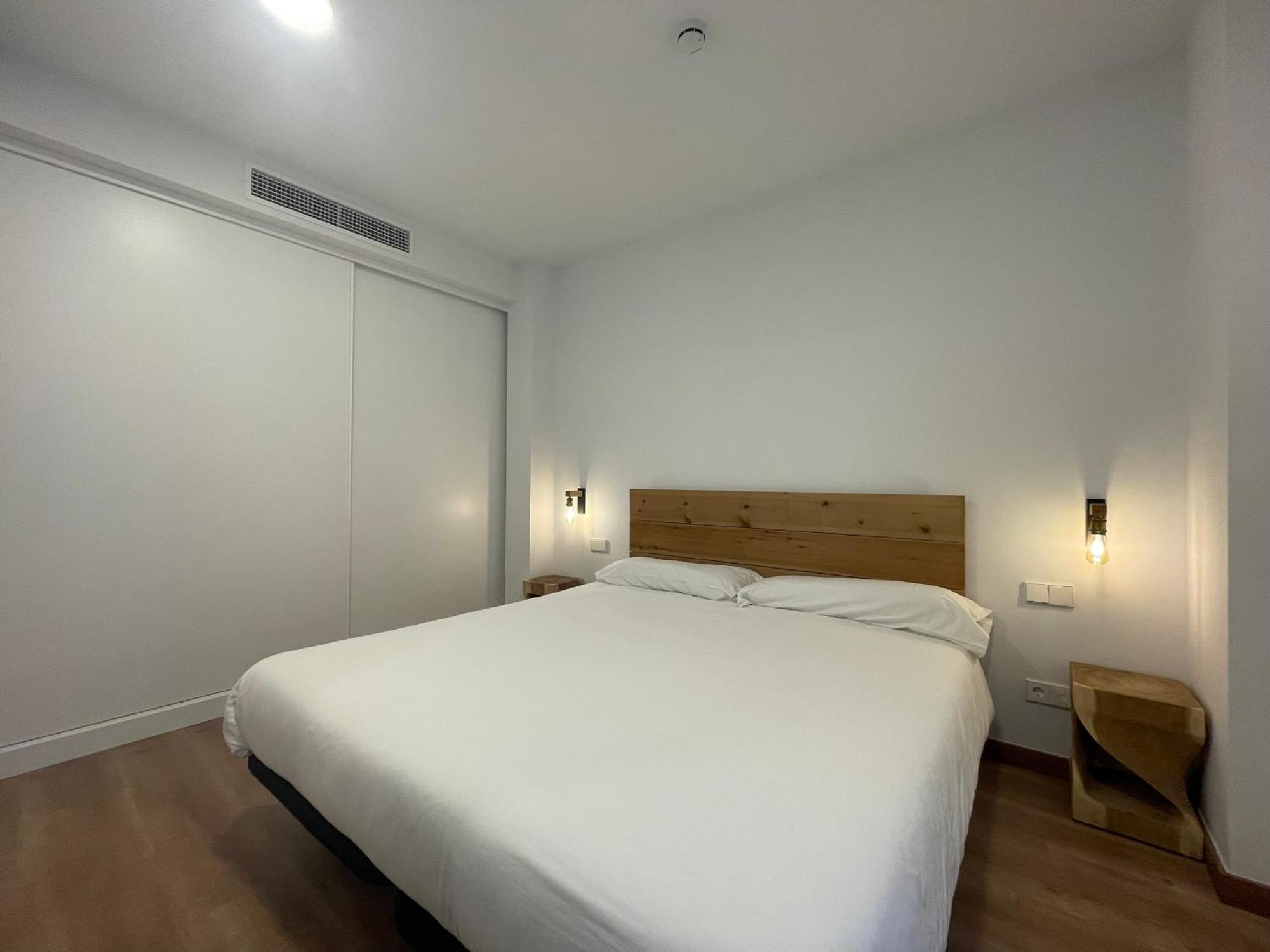 Apm Manresa Apartment Exterior photo